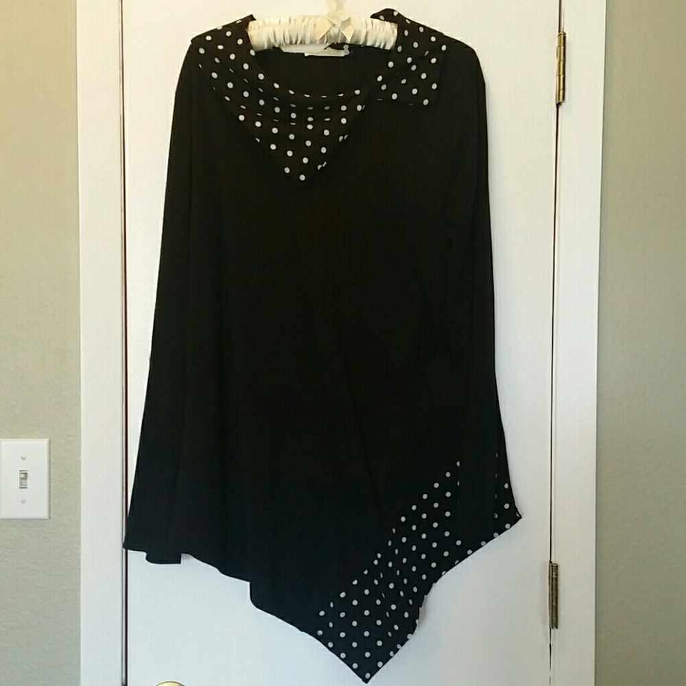 Plus size Nendu top sz 3x black w/polka dot trim